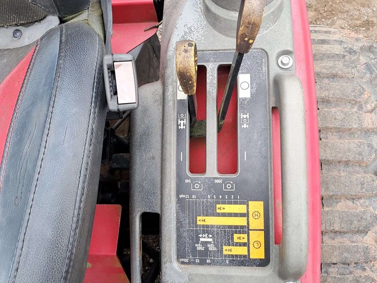 2022-mahindra-max25xlh-4wd-tractor-image-14