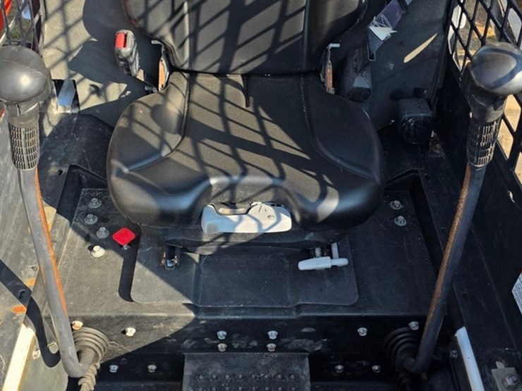 2019-bobcat-s595-image-43