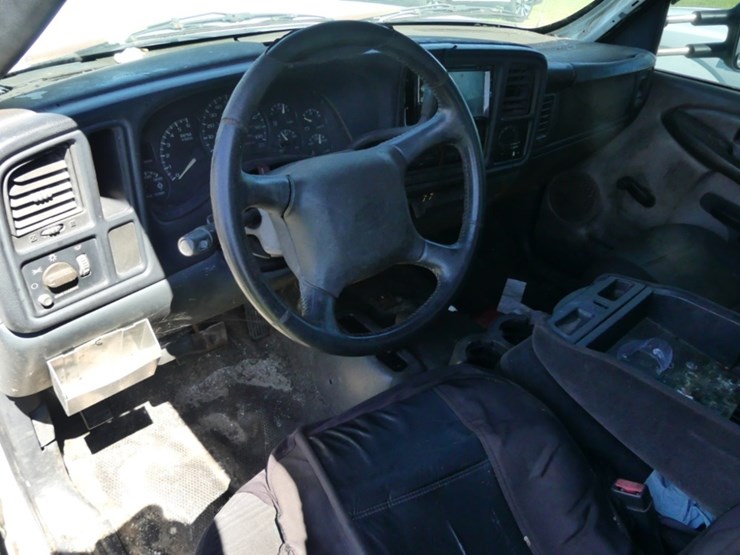 2002-chevrolet-3500-image-10