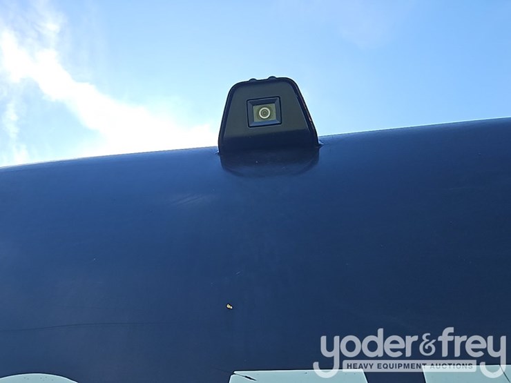 2015-caterpillar-329fl-image-28