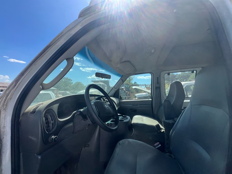2003-ford-e350-image-21