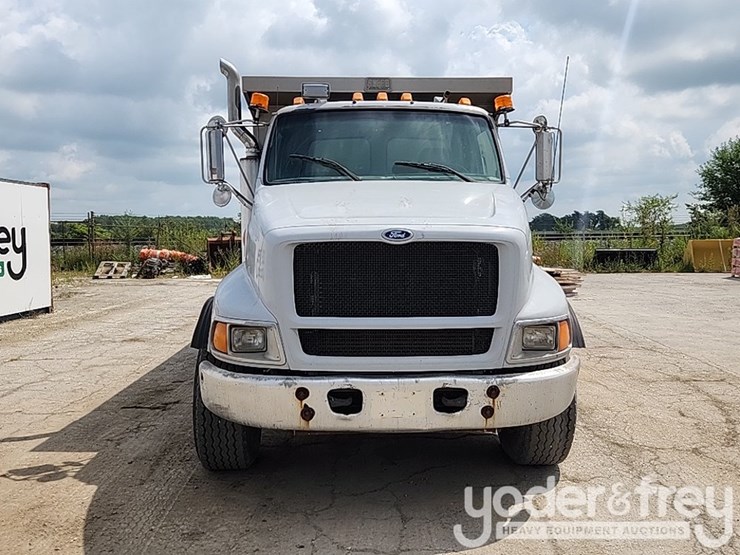 1998-ford-l9000-image-10