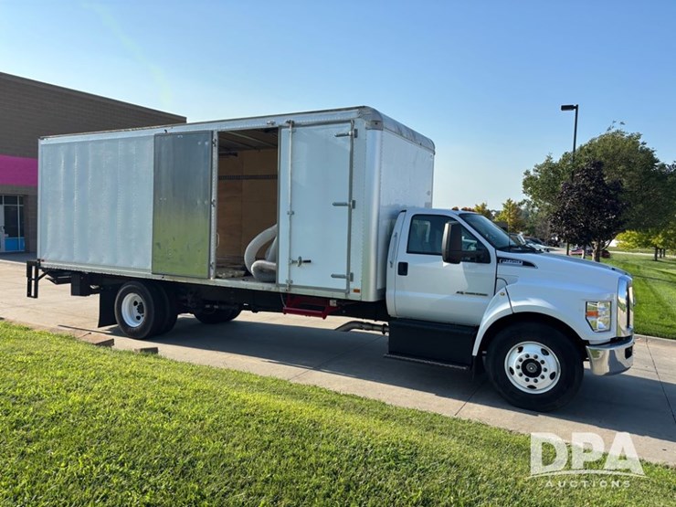 2023-ford-f650-image-14