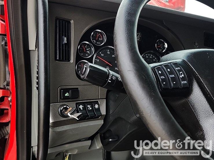 2018-kenworth-t680-image-46