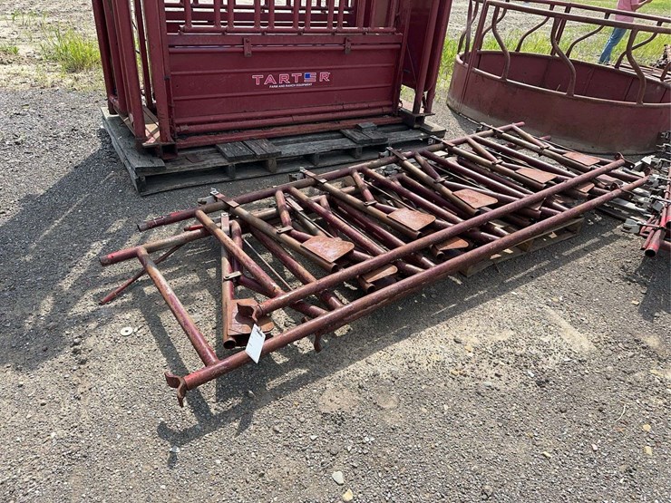 pallet-of-(3)-cattle-headlocks-image-1