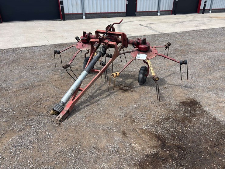 new-holland-tedder-image-1
