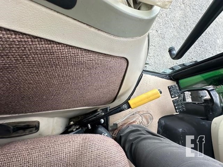 2011-john-deere-4720-image-29