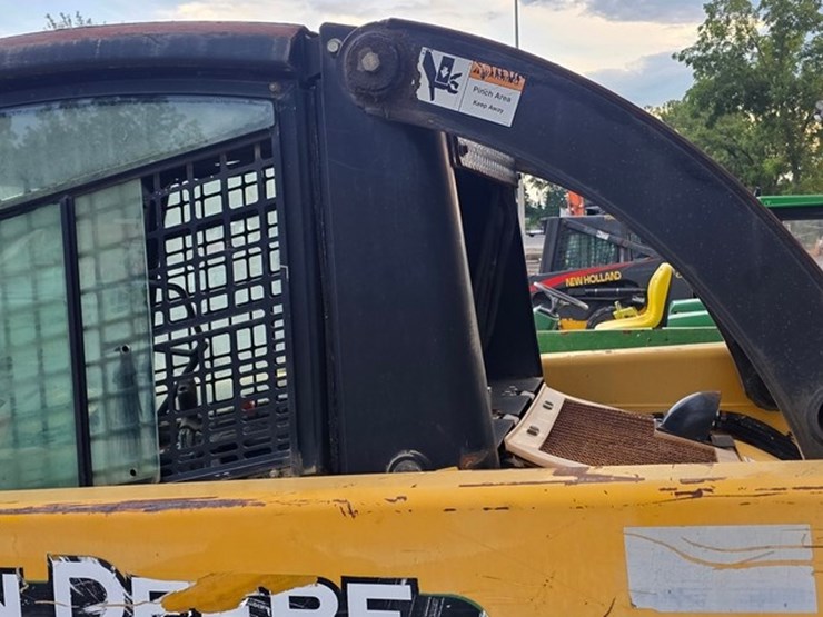 john-deere-250-image-22