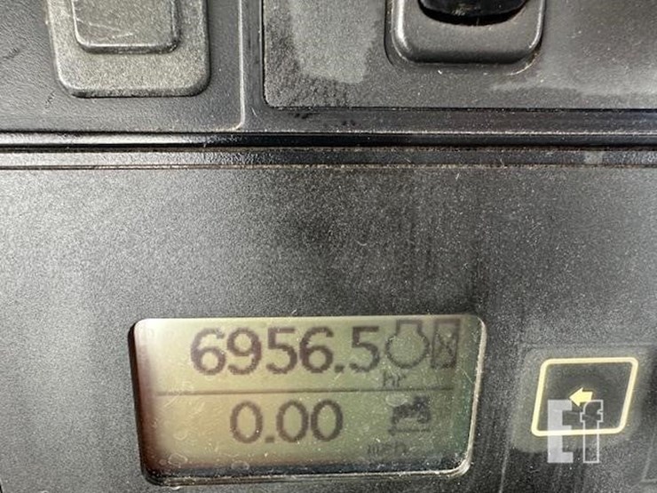 2006-john-deere-8330-image-30