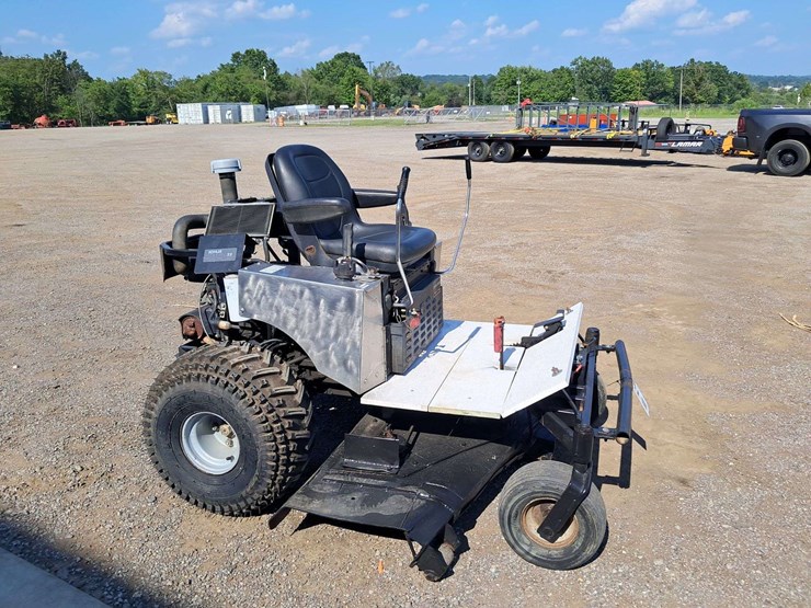 dixie-industrial-xw-chopper-zero-turn-mower-image-2