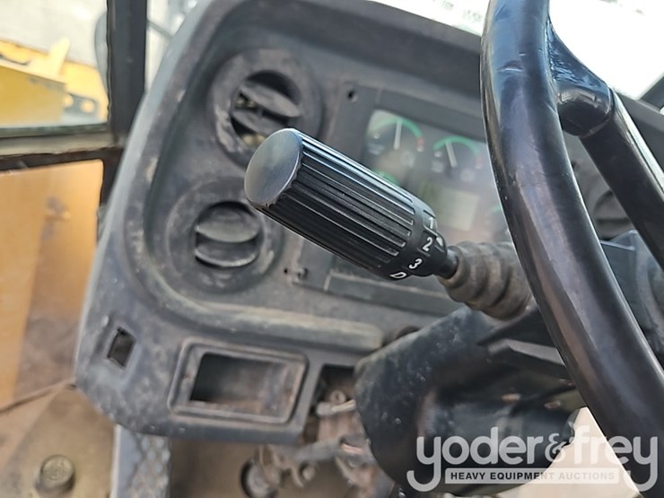 2005-deere-544j-image-30