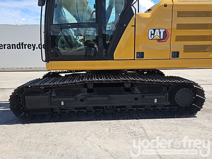 2022-caterpillar-320-image-21