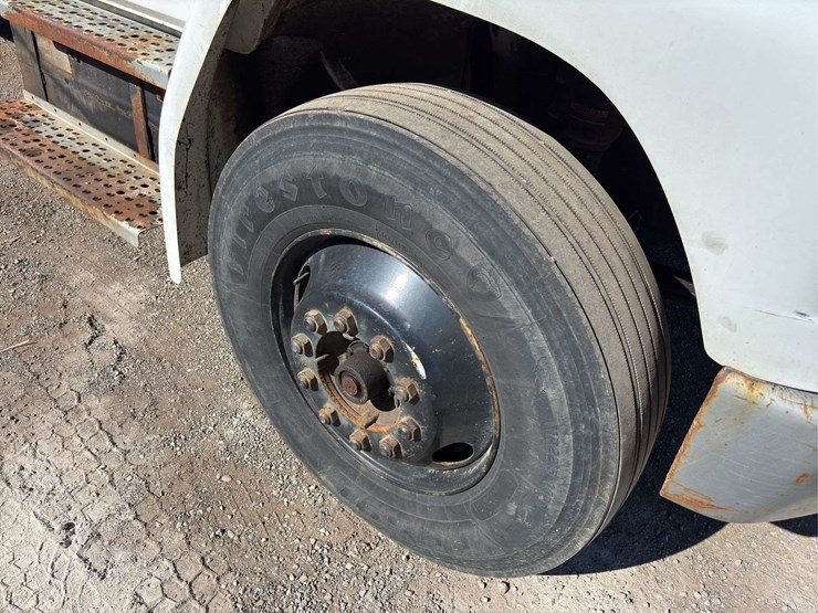 1995-freightliner-fl70-image-7