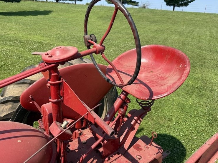 farmall-h-tractor-image-10