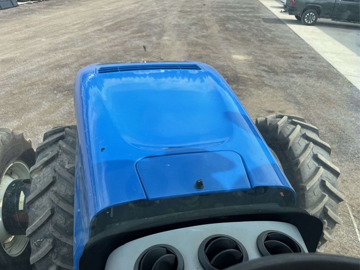 2012-new-holland-t8.300-image-24