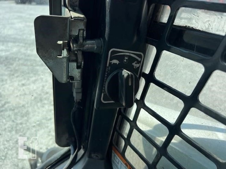2023-bobcat-t770-image-27