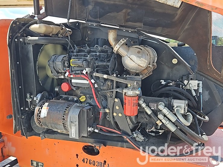 2017-jlg-600aj-image-23
