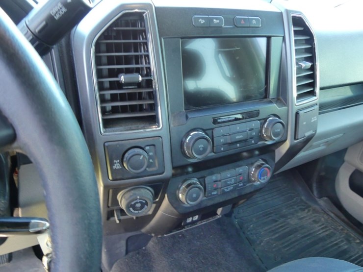 2020-ford-f150-xlt-image-16