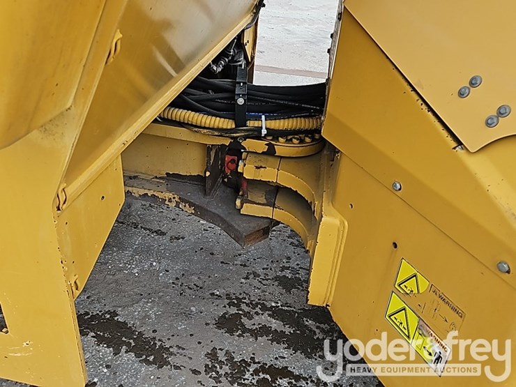 2011-caterpillar-cb54-image-13
