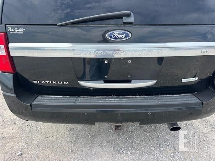 2015-ford-expedition-platinum-image-27