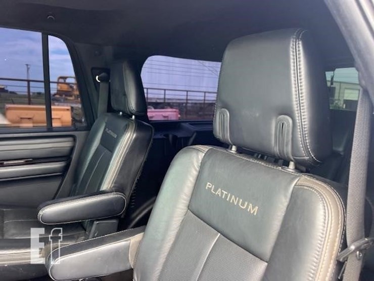 2015-ford-expedition-platinum-image-34
