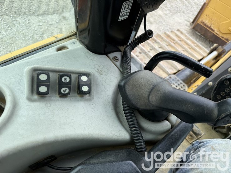 2012-caterpillar-d6n-xl-image-39