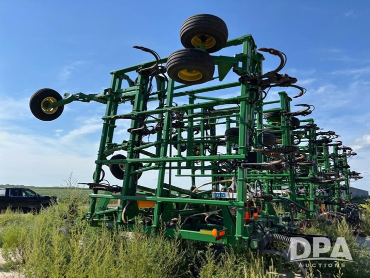 john-deere-2410-image-8