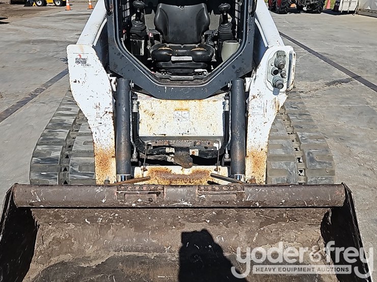 2019-bobcat-t740-image-14