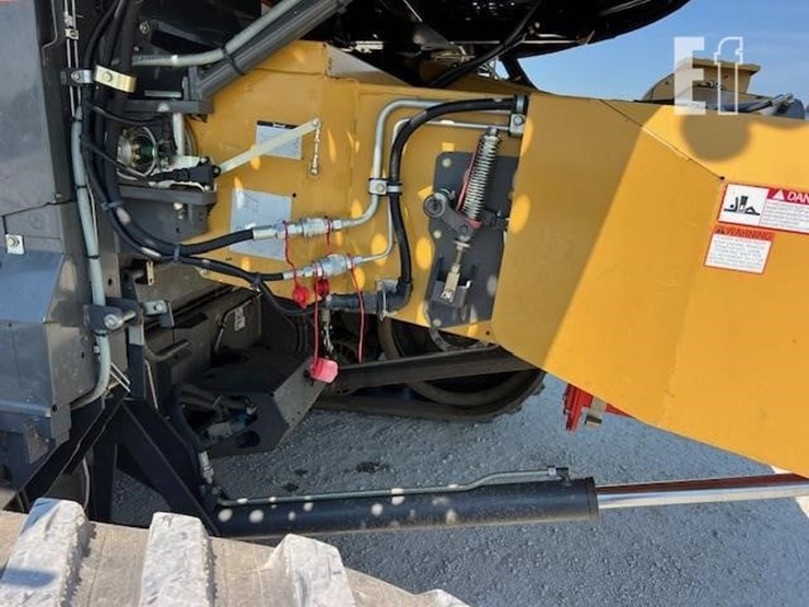 2015-claas-lexion-740-image-17