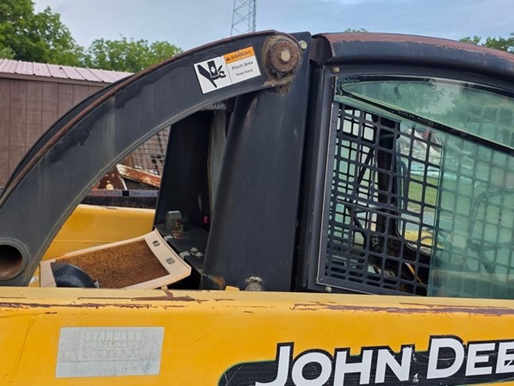 john-deere-250-image-13