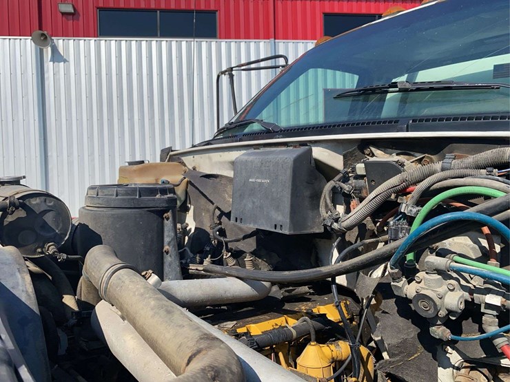 1994-gmc-c7h-s/a-bulk-fuel-truck-image-37