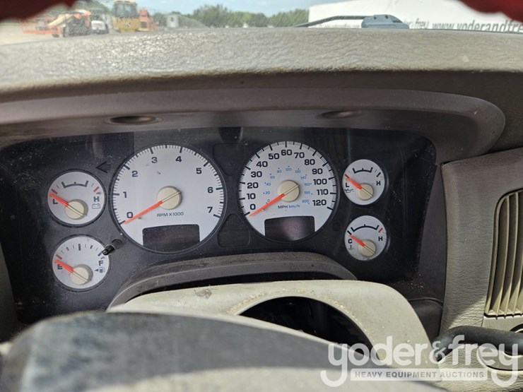 2004-dodge-ram-1500-image-32