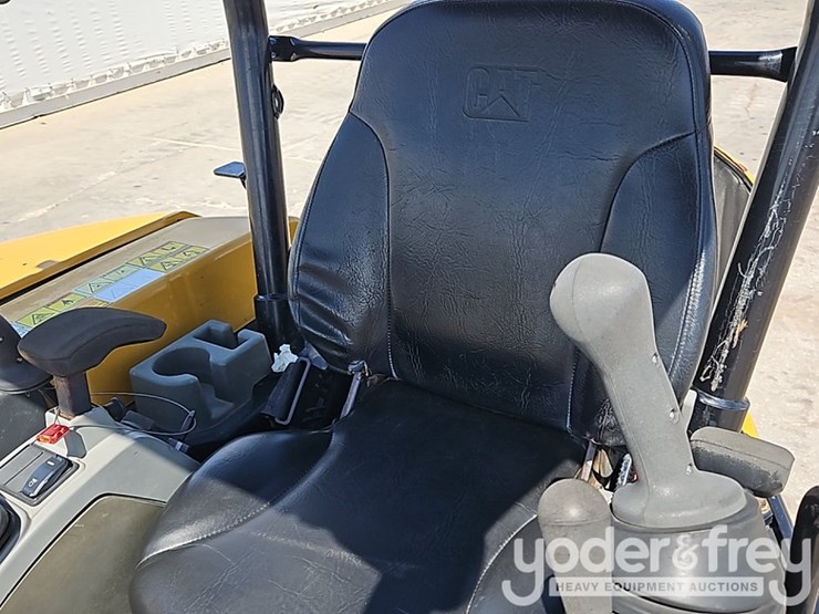 2019-caterpillar-303-image-32