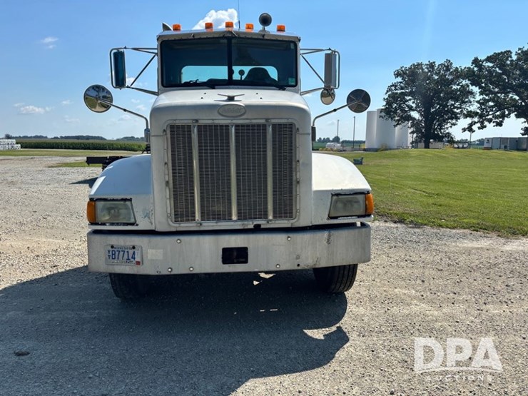 1999-peterbilt-385-image-19