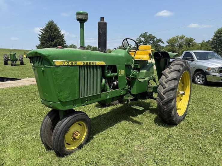 john-deere-3010-image-3
