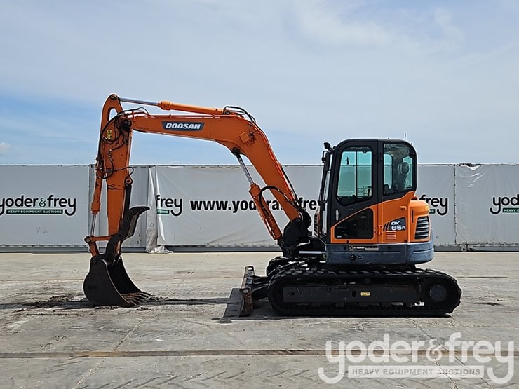 2022-doosan-dx85r-3-image-3