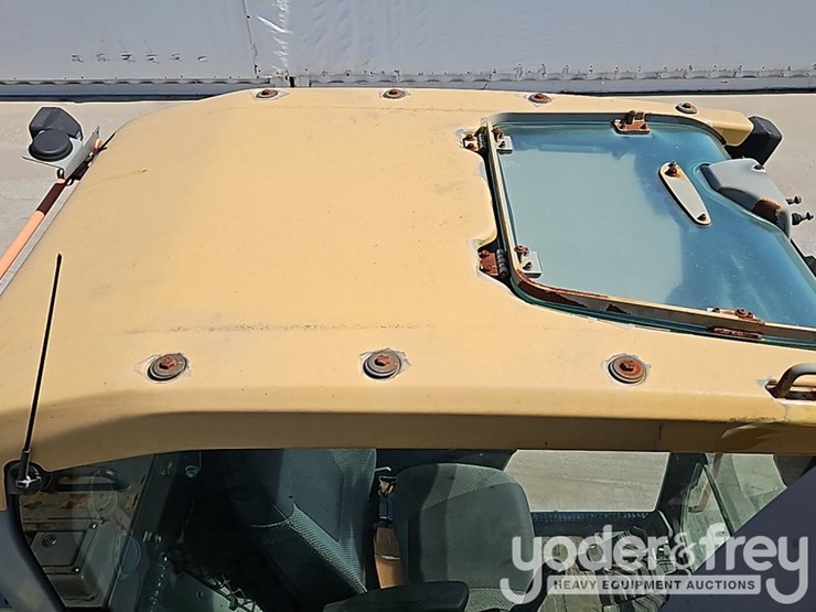 2019-volvo-ecr145el-image-33
