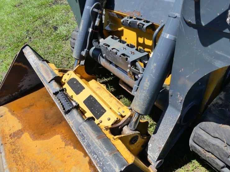 deere-333g-image-11