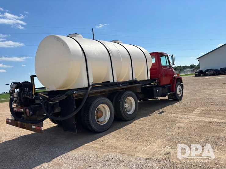 1995-freightliner-fl80-image-15