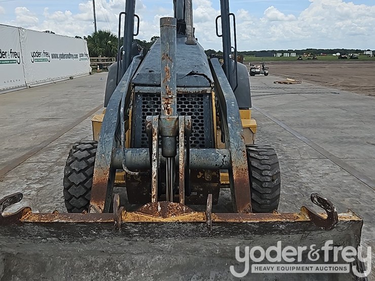 2011-deere-310j-image-14