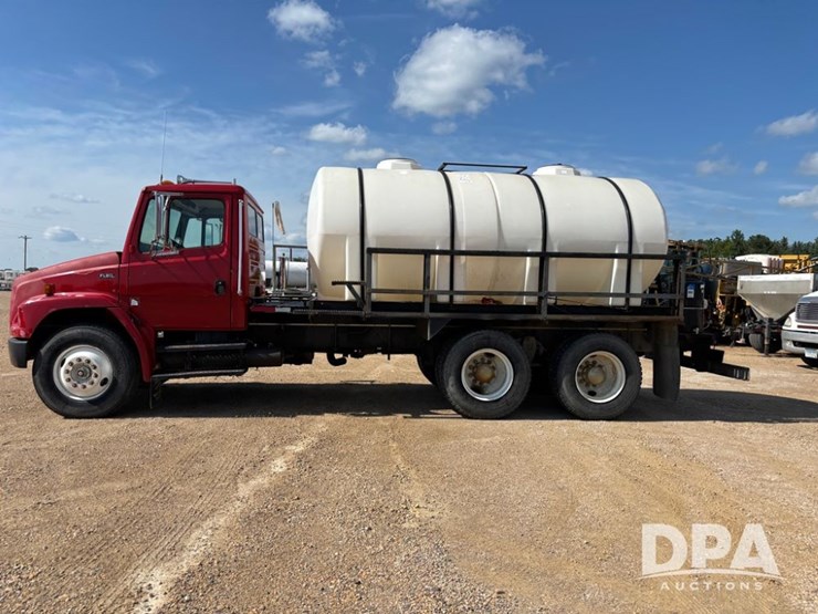1995-freightliner-fl80-image-5