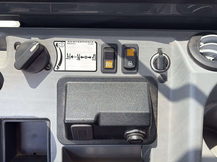 2023-bobcat-e35i-image-56