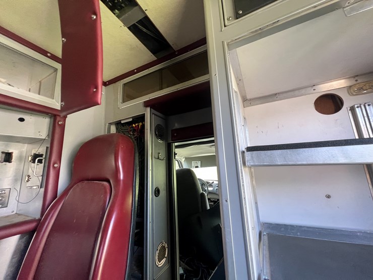 ford-e450-image-22