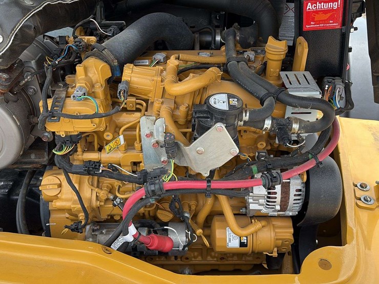 2022-caterpillar-906m-image-11
