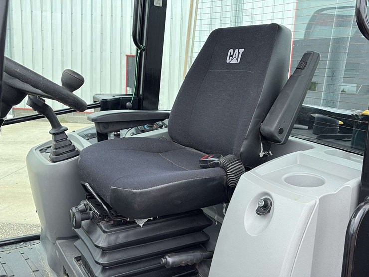 2022-caterpillar-906m-image-38