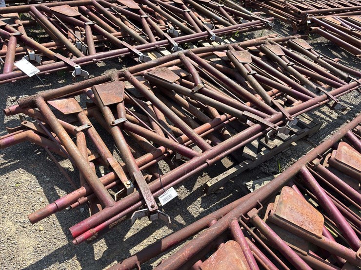 pallet-of-(3)-cattle-headlocks-image-1