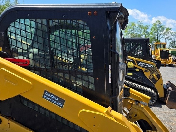 2021-caterpillar-289d3-image-10