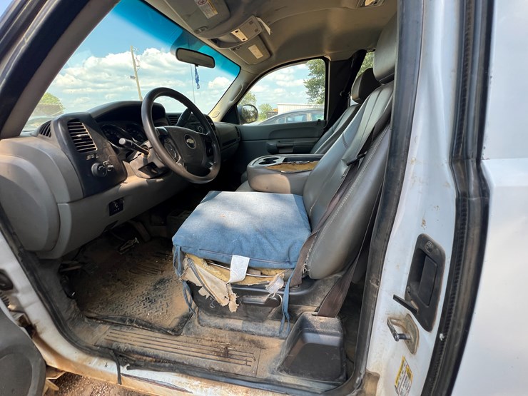 2009-chevrolet-2500-image-30