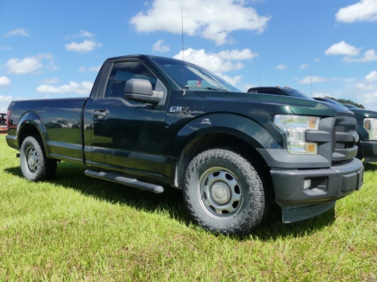 2017-ford-f150-xl-image-2