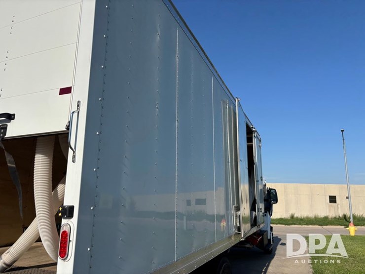 2023-ford-f650-image-47
